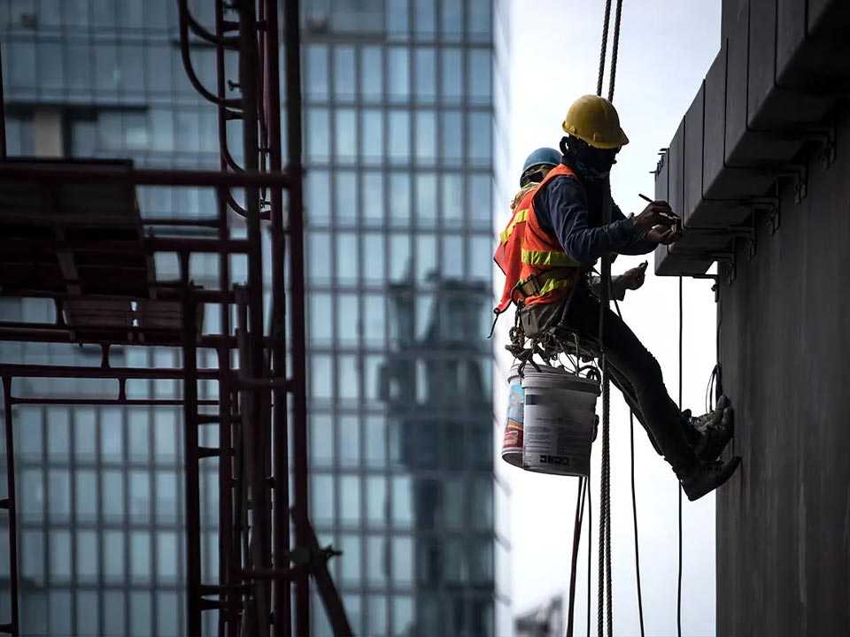 ÉQUIPEMENT ANTICHUTE ÉQUIPEMENT ANTICHUTE